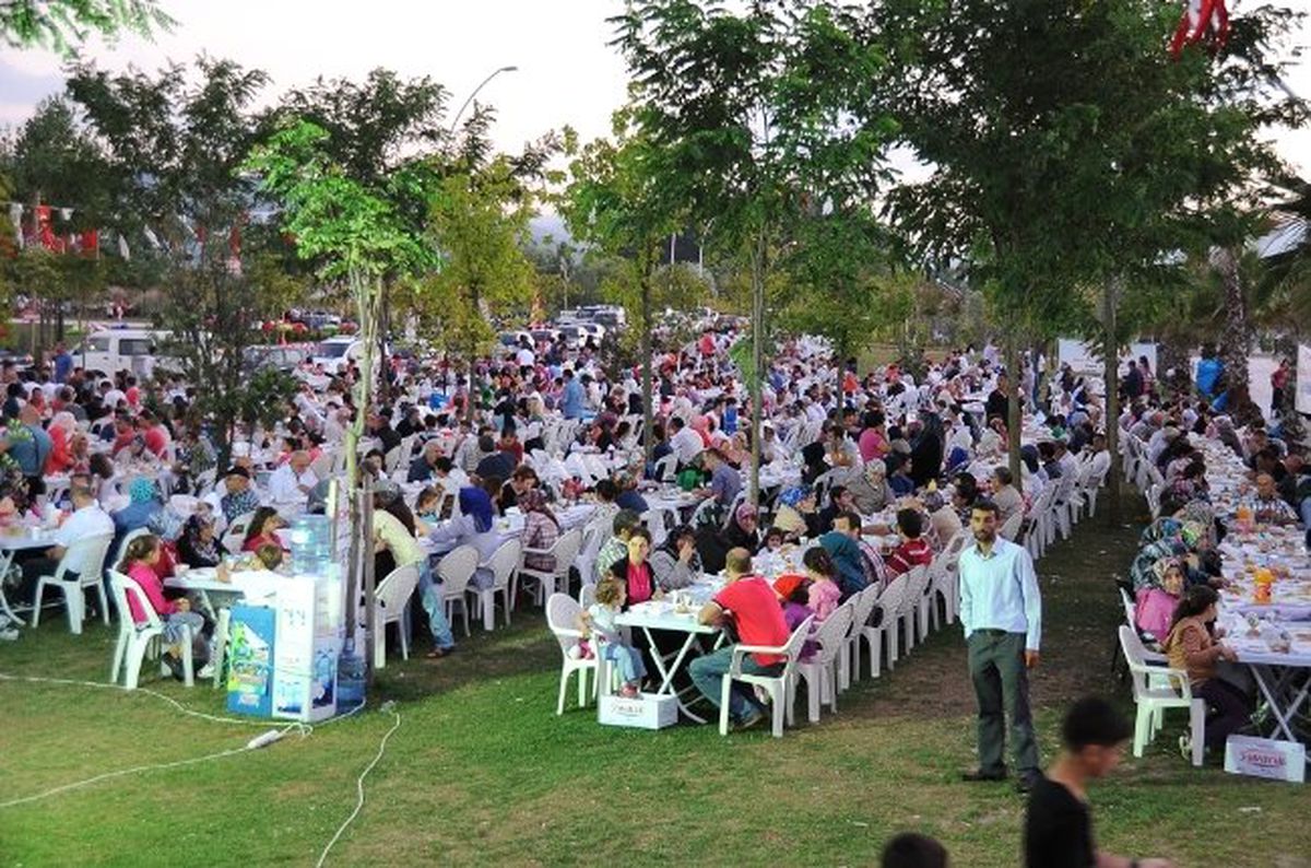 Başiskele\'de Ramazan\'da 43 Bin Kişi İftar Yaptı