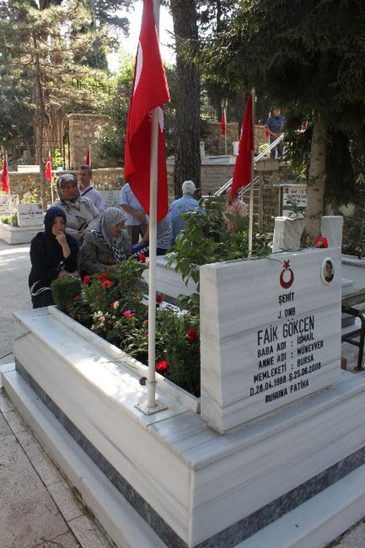Bayram Öncesi Şehitlikte Hüzün