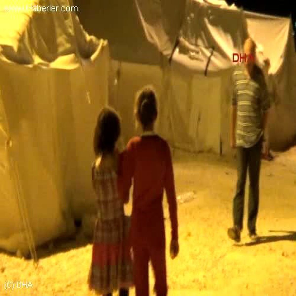 Çadır Kentte 11 Bin Suriyeli Çocuğa Bayramlık