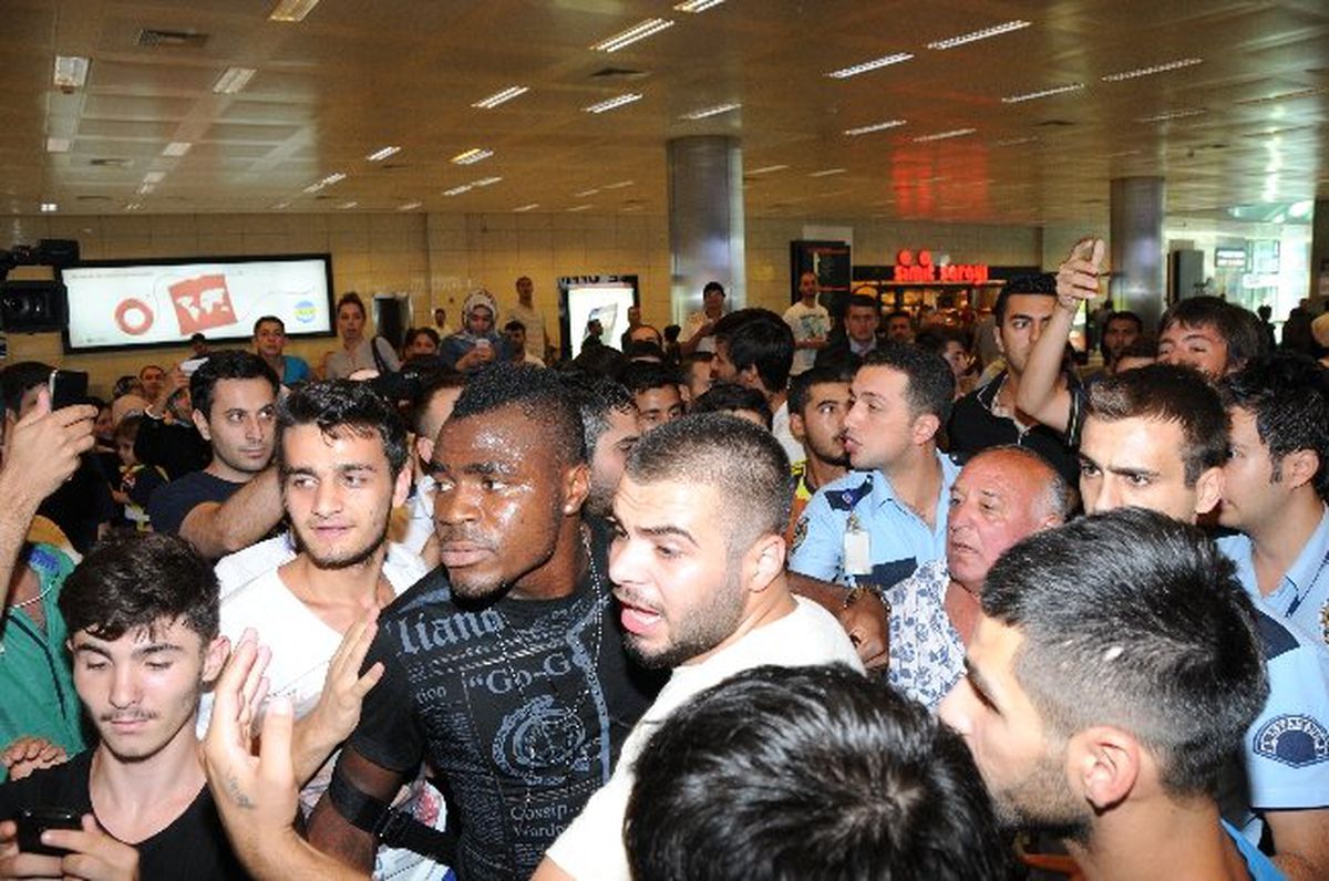 Emenike İstanbul\'da