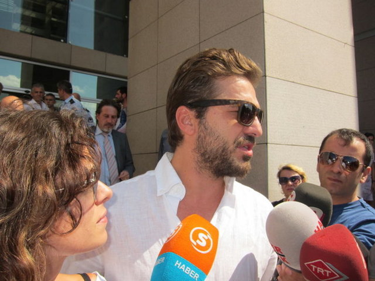 Engin Altan Düzyatan ve Özge Özpirinçci Elele Adliyeden Ayrıldı