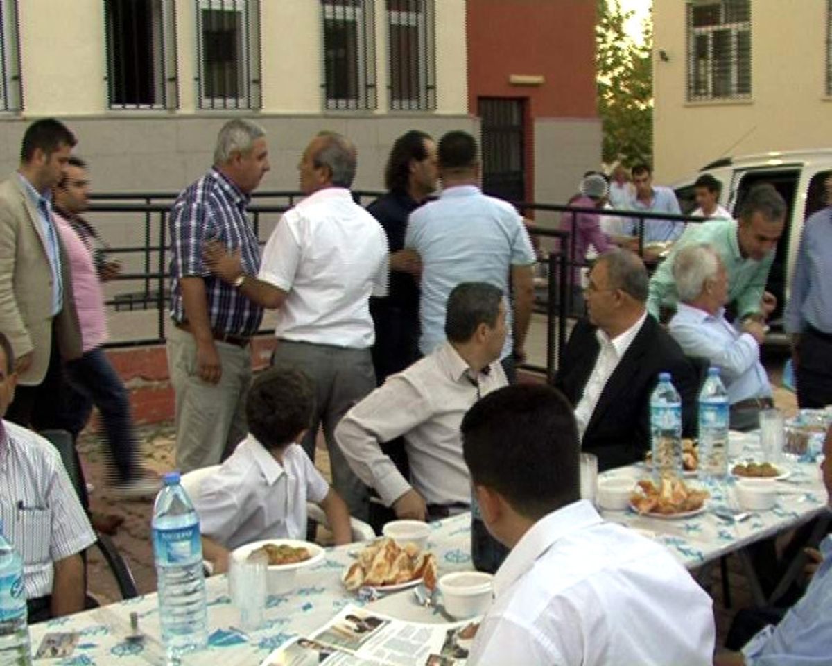 Gazeteciler ve Siyasiler Arasındaki Gerginlik