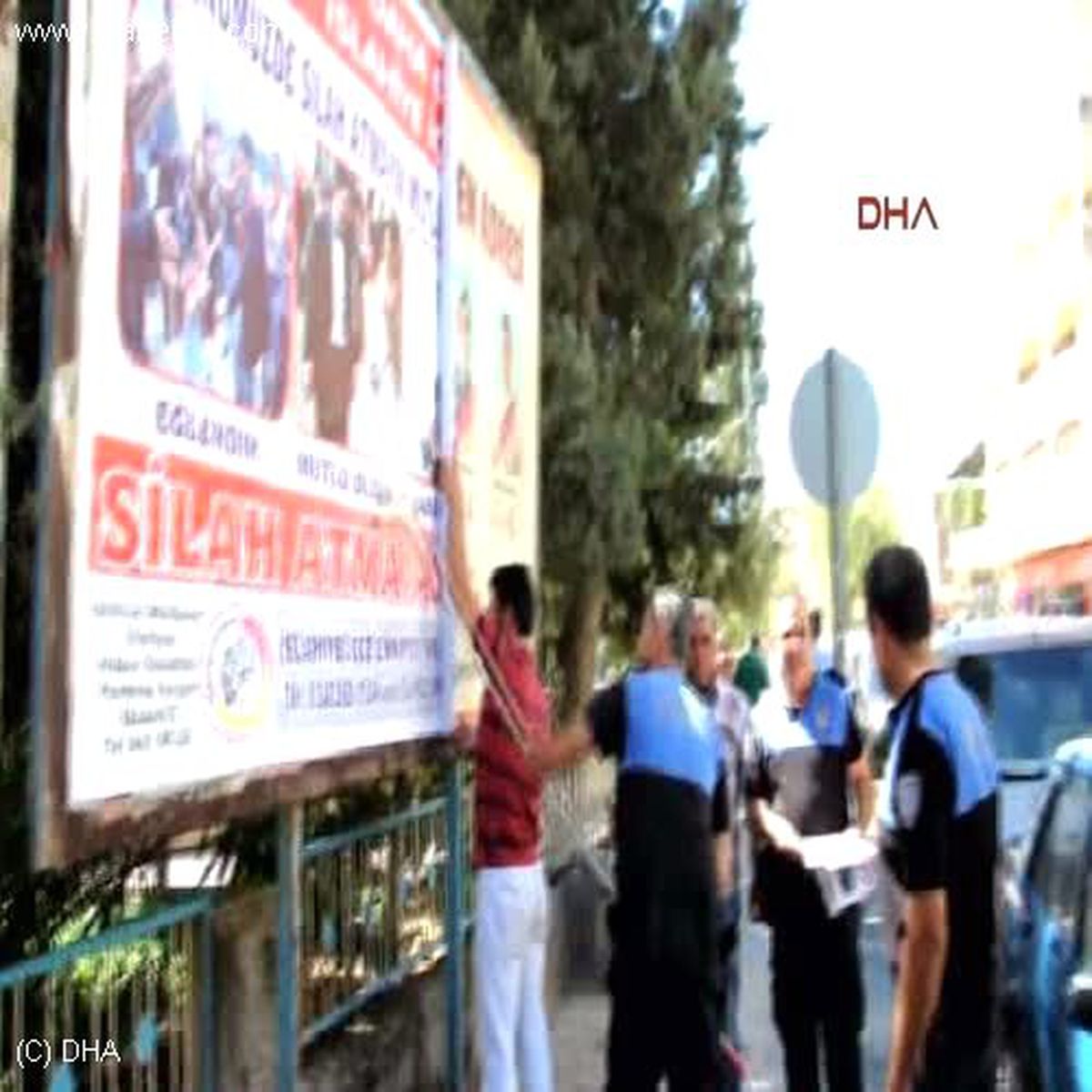 Gaziantep Başbakan\'ın Afişini Yırtan 3 Çocuk Adliyelik Oldu