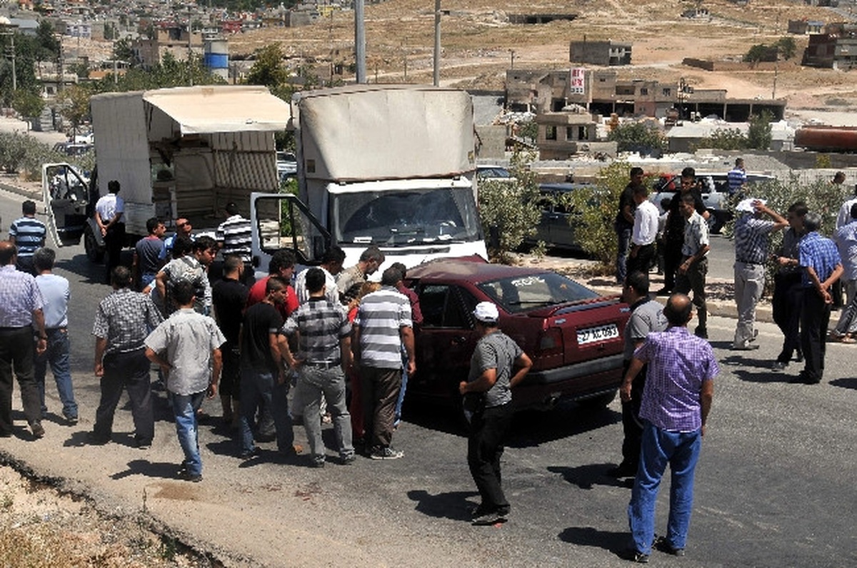 Gaziantep\'te Otomobille Kamyonet Çarpıştı: 5 Yaralı