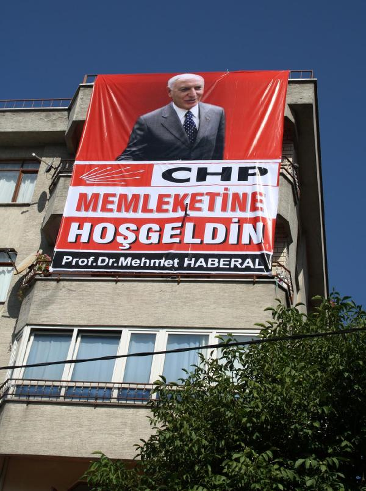 Haberal\'dan Afişli Bayram Kutlaması (2)