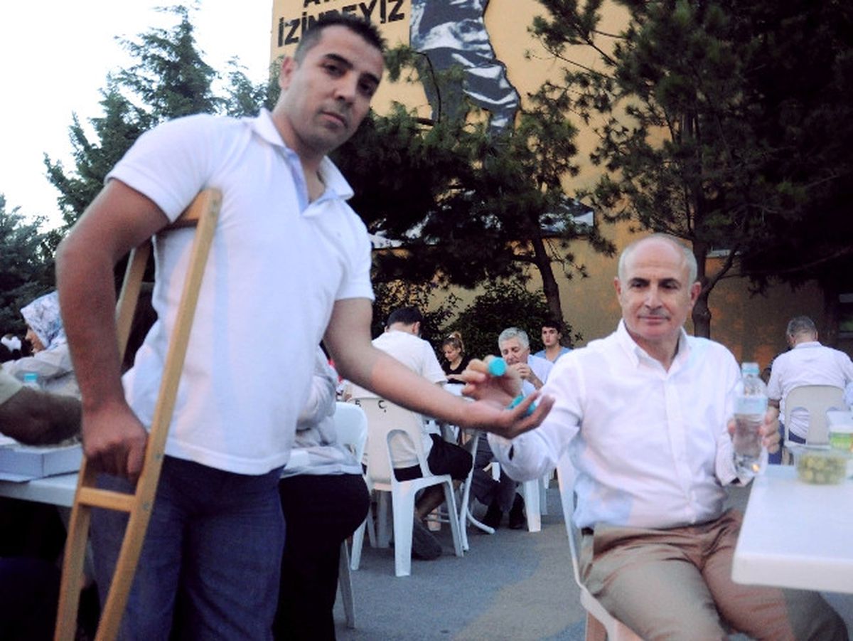 İftar Yemeklerinde Kilolarca Mavi Kapak Toplandı