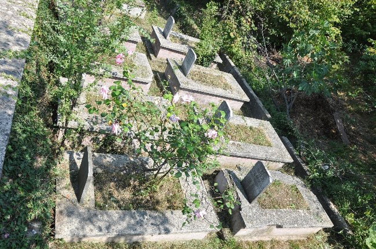 İnebolu\'da Mezarlıklara Bayram Temizliği