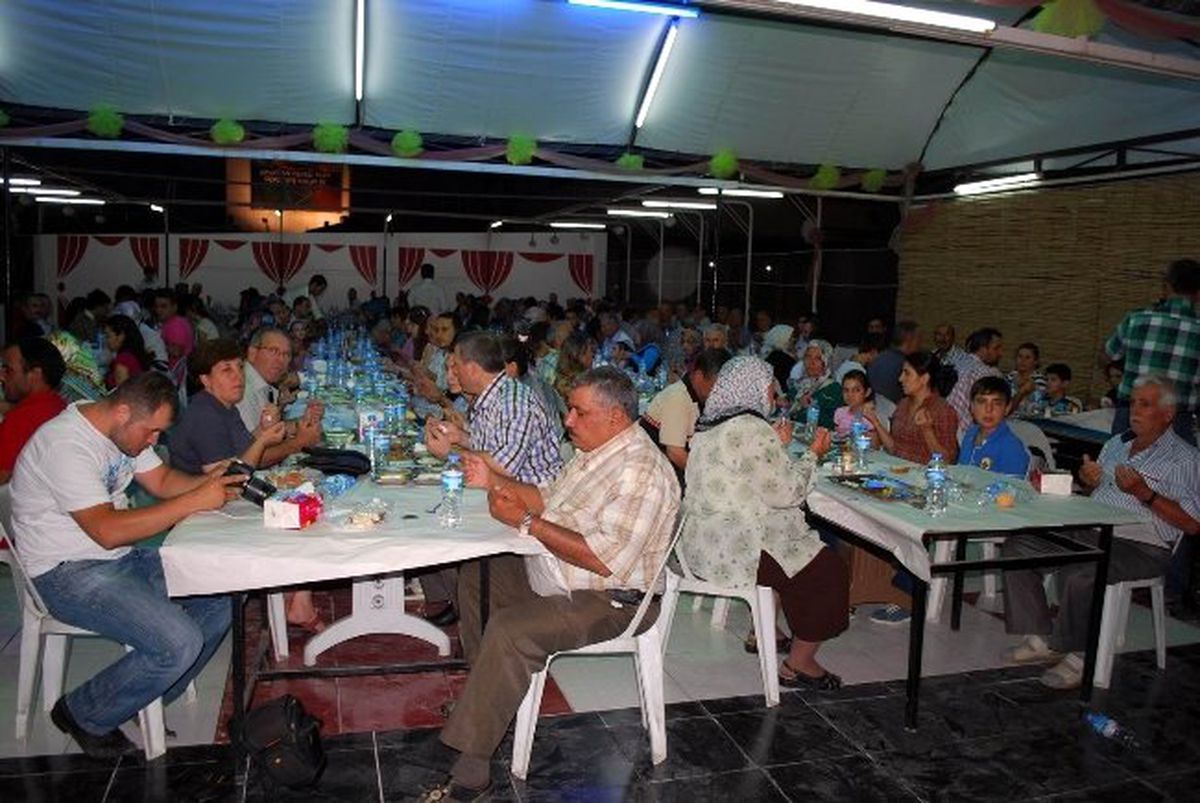 İnşaatçılar Odası Üyelerine İftar Verdi