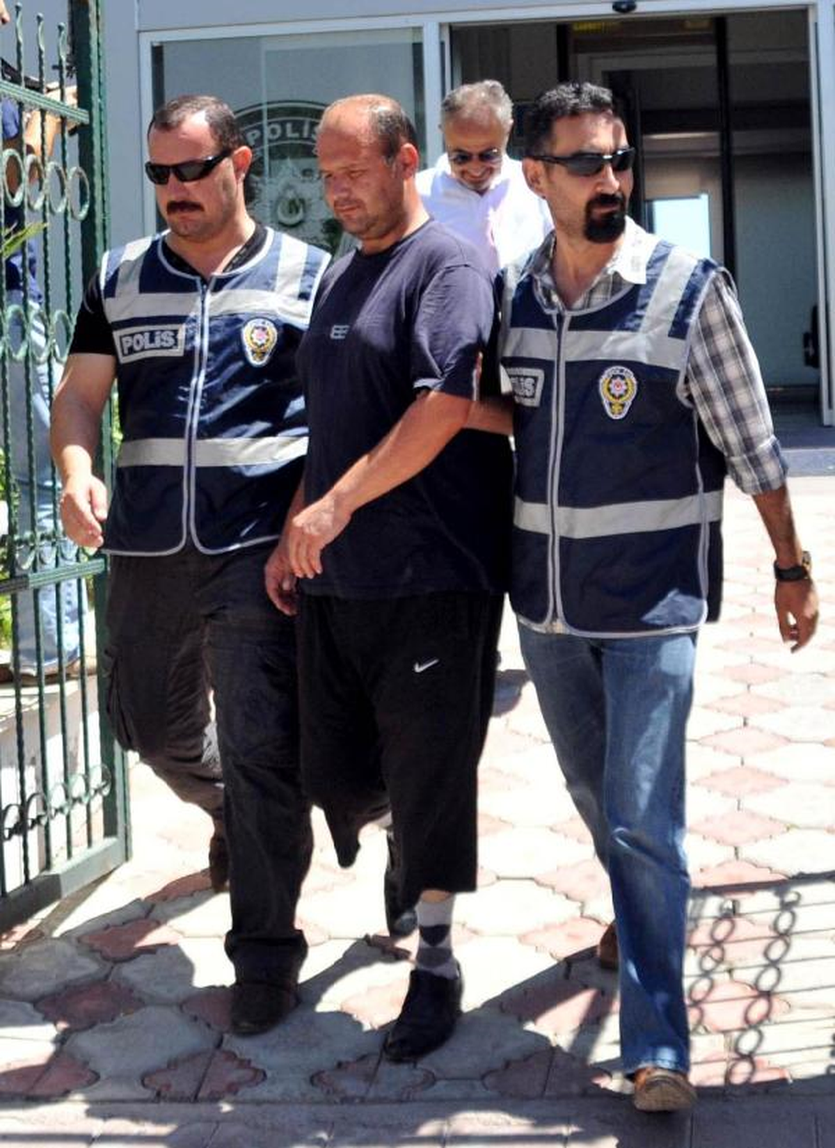 Kapkaççı Bayılma Numarasıyla Kaçmaya Çalıştı