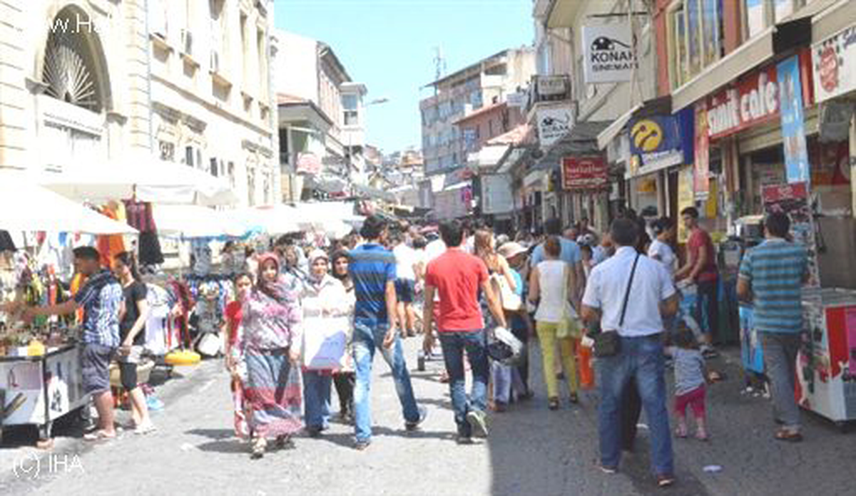 Kemeraltı Çarşısı\'nda Bayram Heyecanı