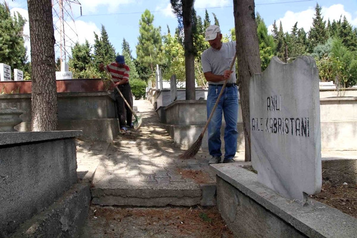 Mezarlıklara Bayram Bakımı