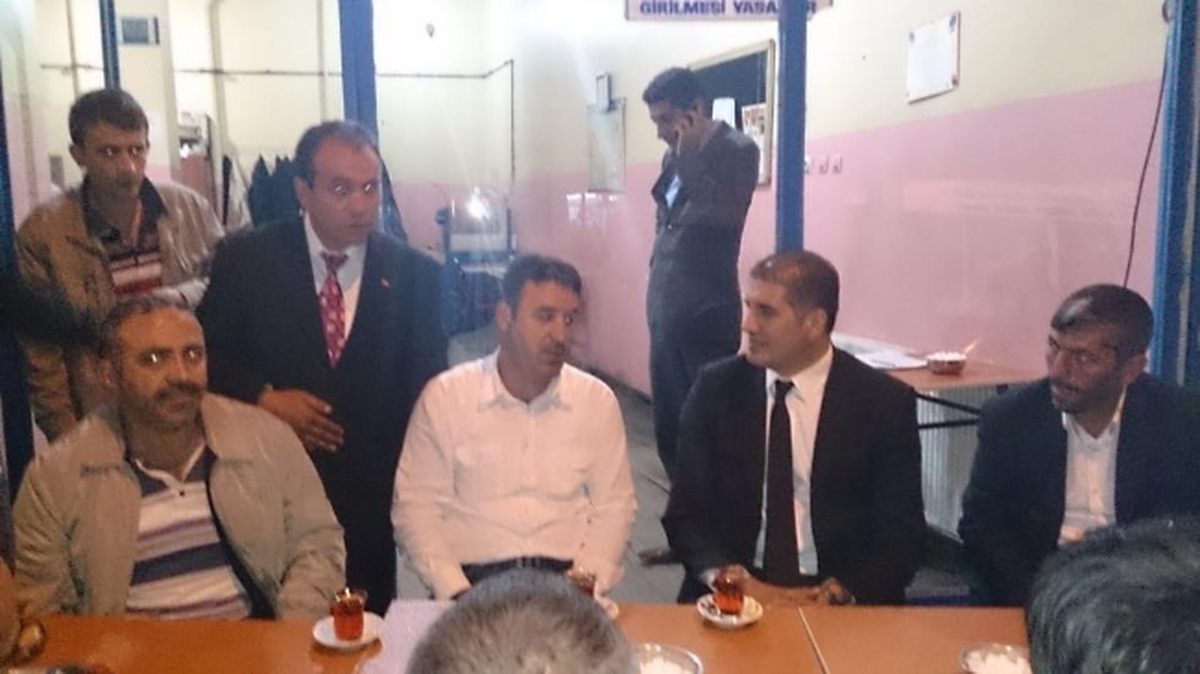 MHP İl Başkanı Kaya, Minibüsçü Esnafı ile Bir Araya Geldi