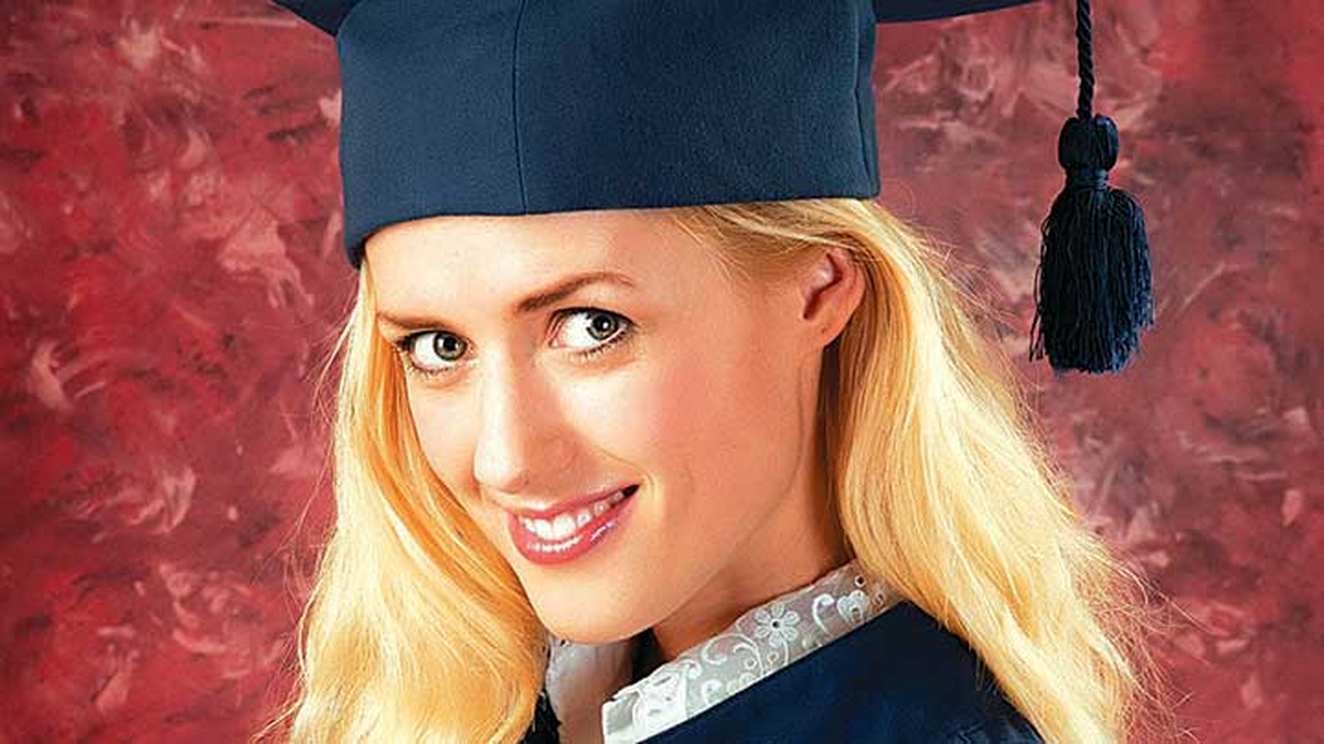 Wilma Elles İslam Bilimi'ni Birincilikle Bitirdi