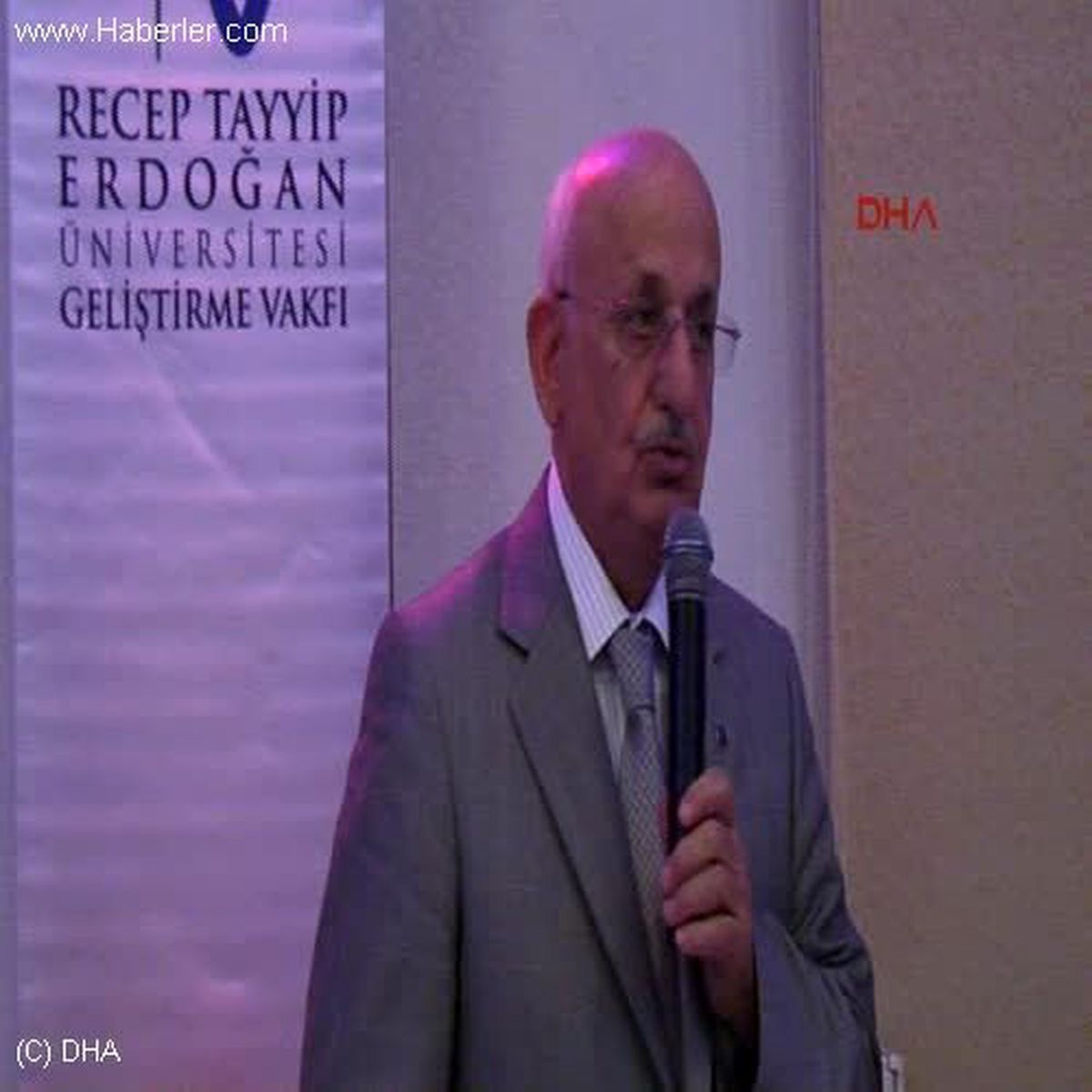 Rize Rteü Vakfı Başkanı Kahraman, Rektörün İstifasını Değerlendirdi Soylu Bir Hadise
