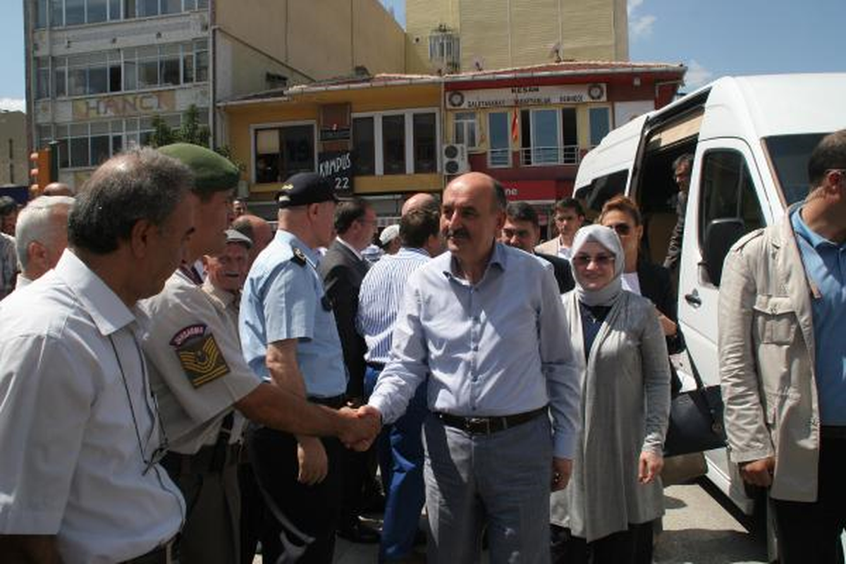 Sağlık Bakanı Müezzinoğlu\'ndan Erken Bayramlaşma (2)