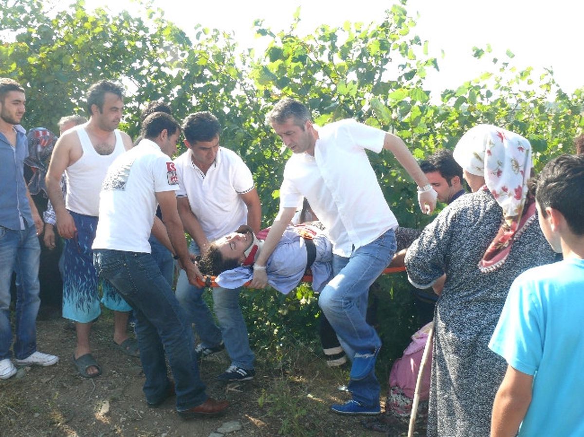 Sakarya\'da Trafik Kazası: 2\'si Ağır 14 Yaralı