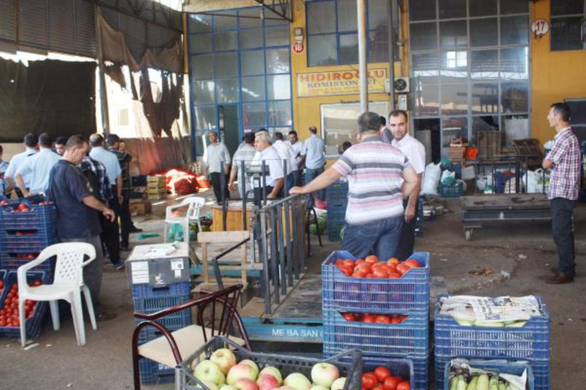 Sebze Halinde Bıçak ve Sopalı Kavga: 5 Yaralı