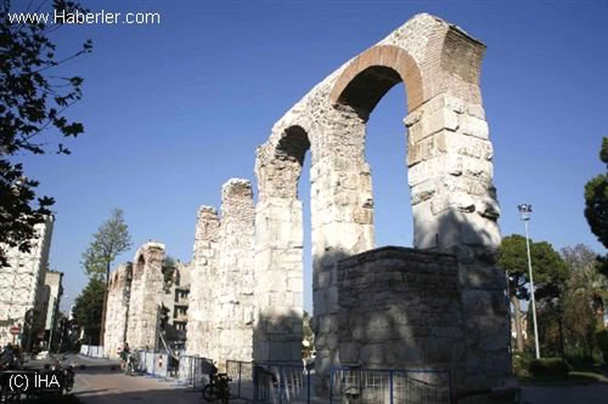 Selçuk Su Kemerlerindeki Çatlaklar