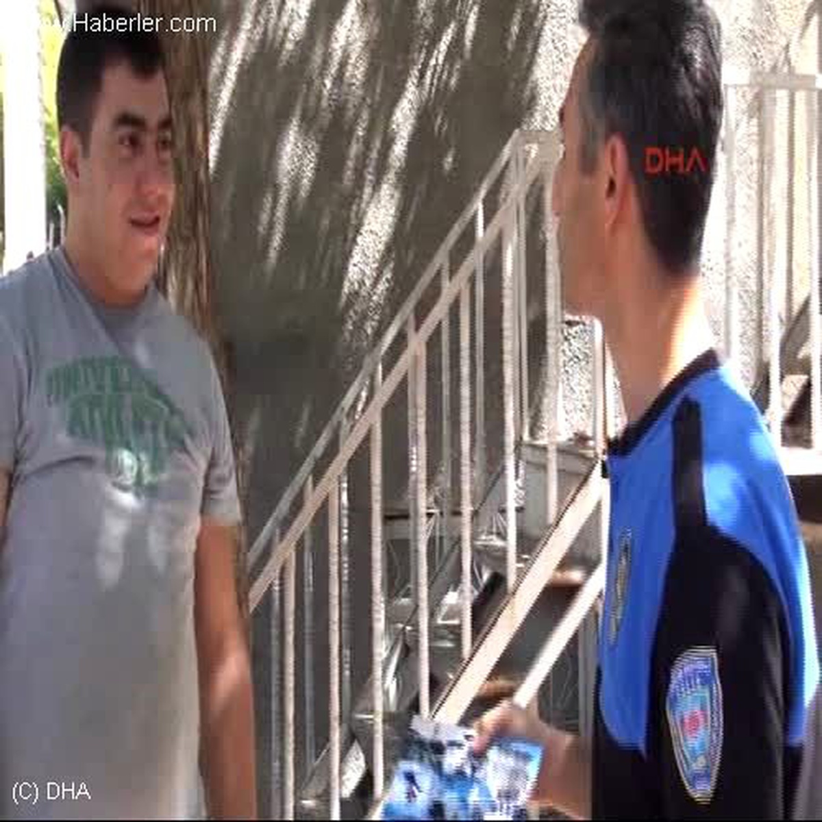 Şırnak İzmir Polisi Şırnaklı Esnafın Bayramını Kutladı