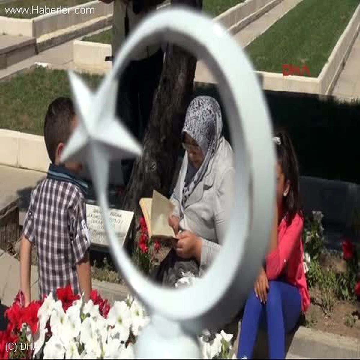 Sivas Şehitlikte Arefe Yoğunluğu