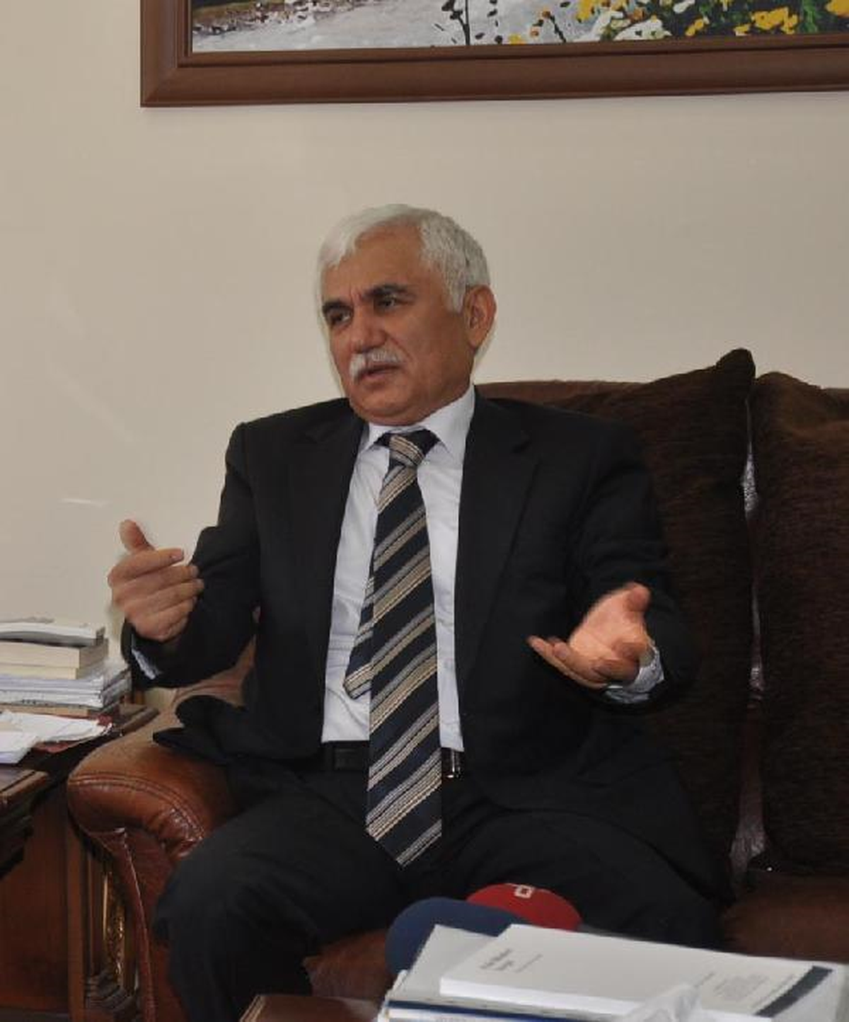 Vali Alimoğlu, Hakkari\'den Ayrıldı