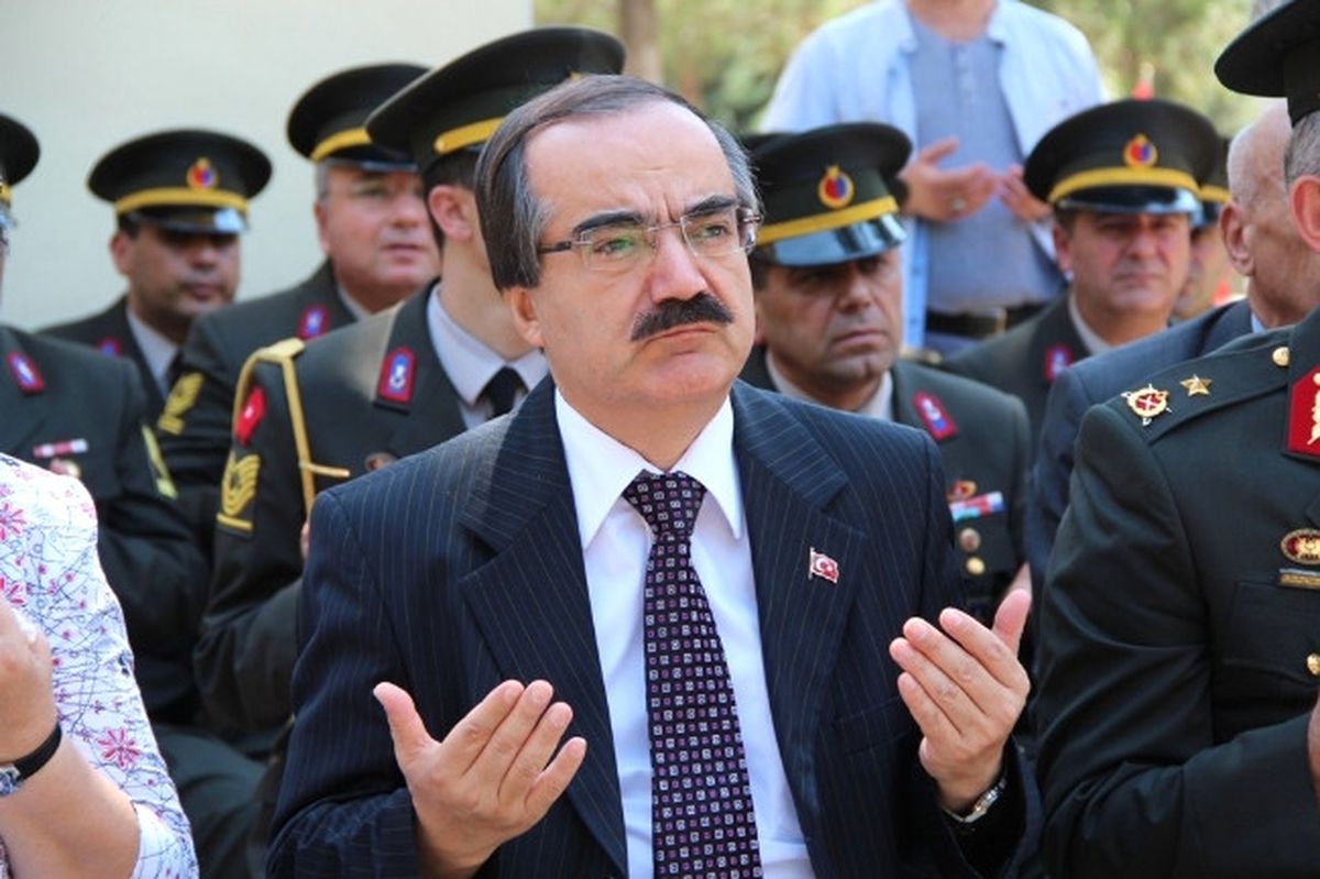 Vali Coş Şehit Aileleri ile Bayramlaştı