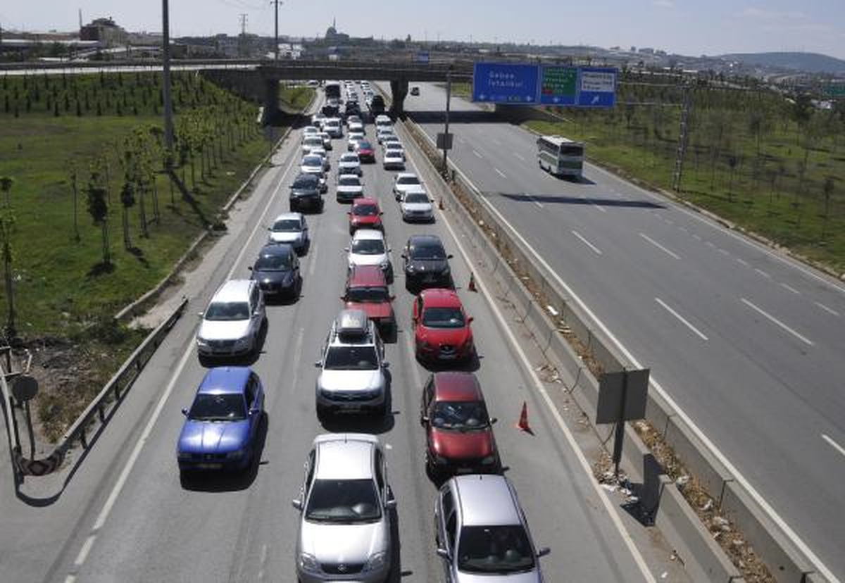 Yollarda Bayram Trafığı Başladı (3)