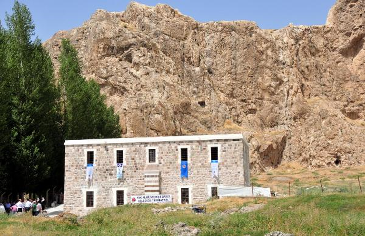 98 Yıl Aradan Sonra İlk Bayram Namazı