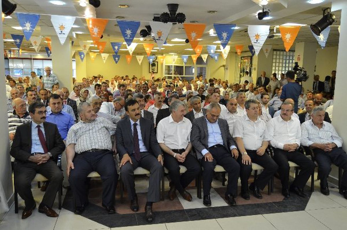 AK Parti\'de Bayramlaşma