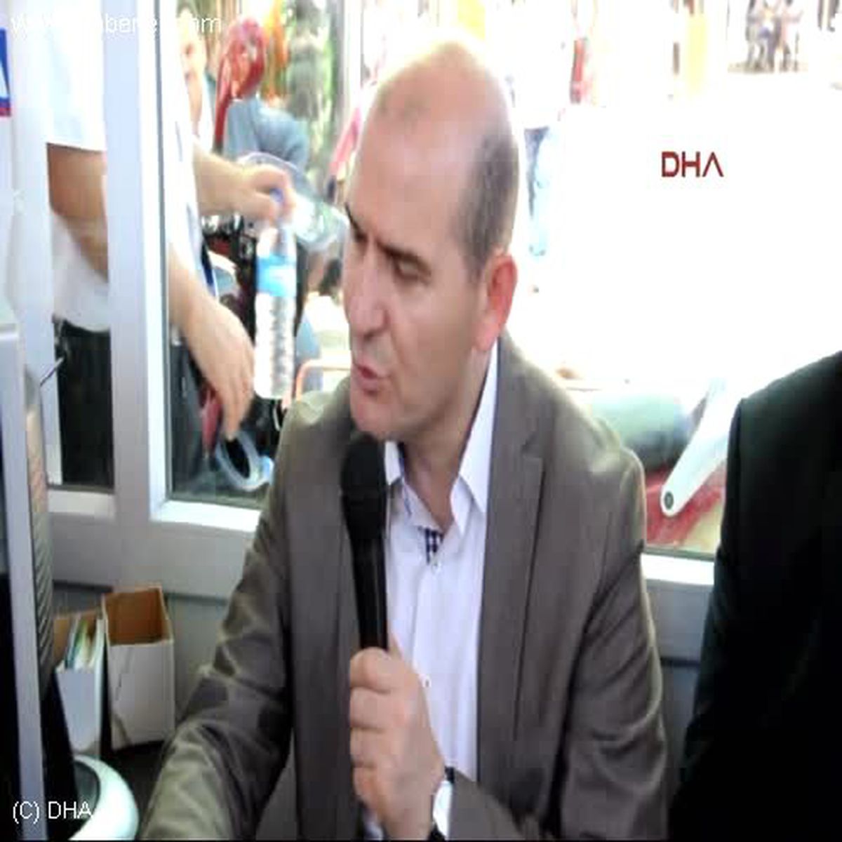 AK Parti\'li Soylu, Suriyeli Sığınmacılarla Bayramlaştı