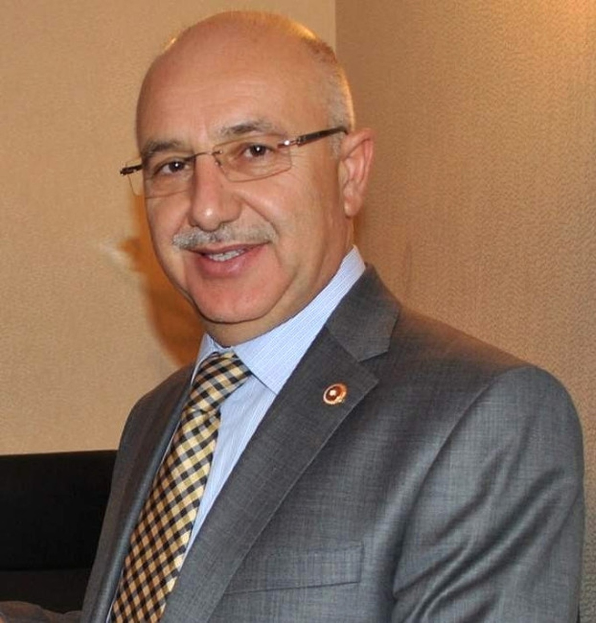 AK Parti Milletvekili Ahmet Öksüzkaya Bayram Namazını Hunat Camiinde Kıldı