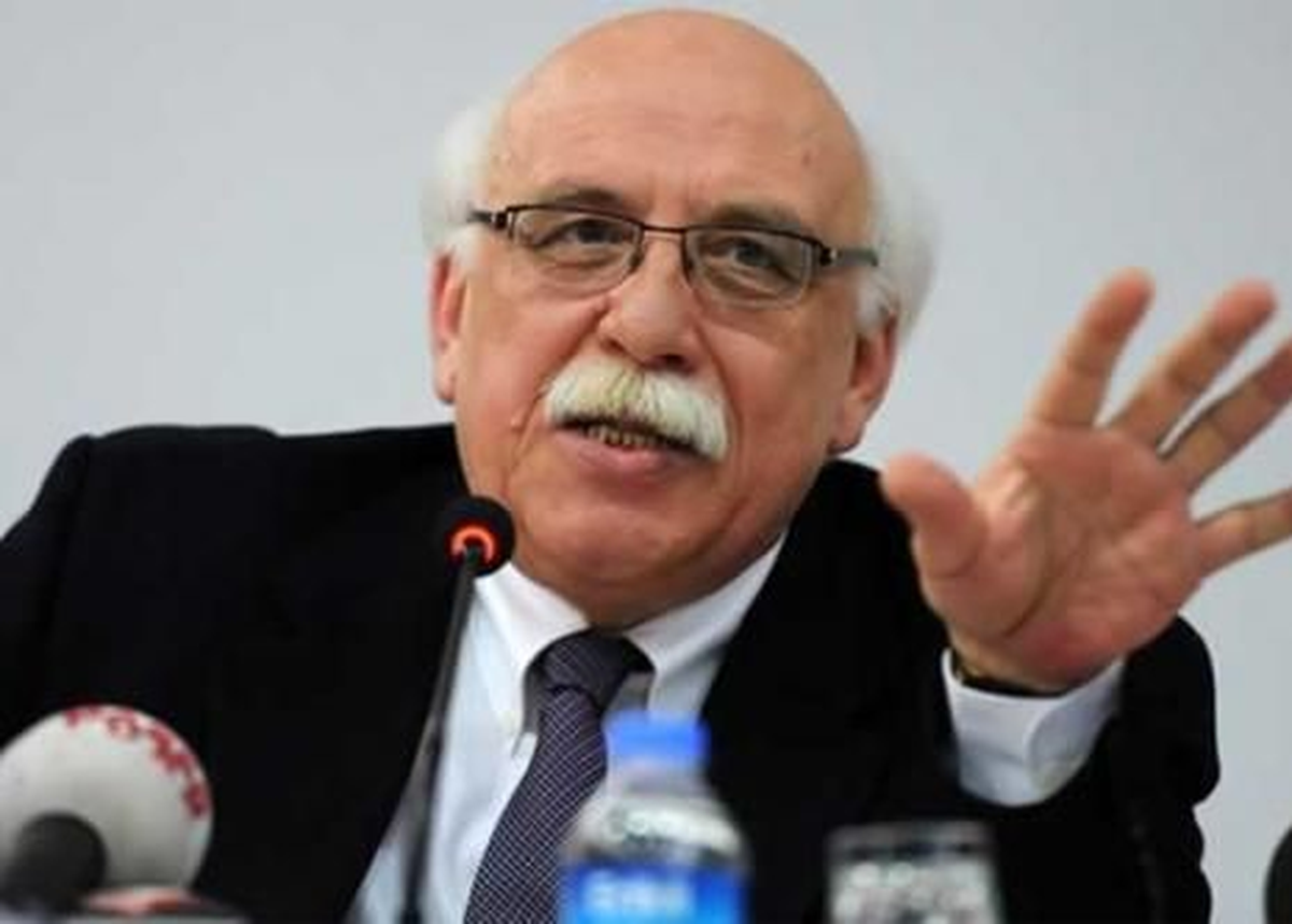 Bakan Avcı Eskişehir\'de Partisinin Bayramlaşma Törenine Katıldı