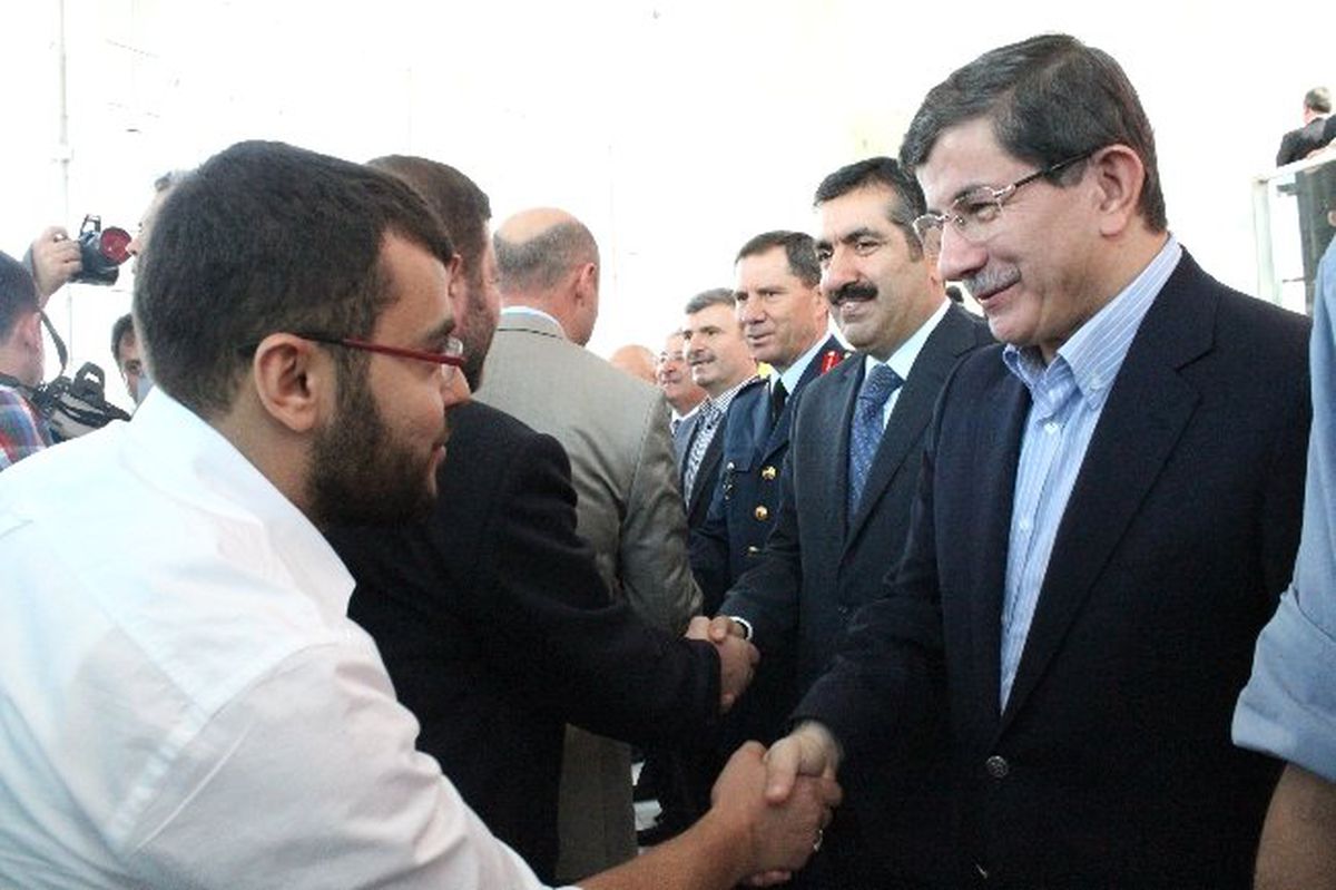 Bakan Davutoğlu Konya\'da Bayramlaşma Programlarına Katıldı
