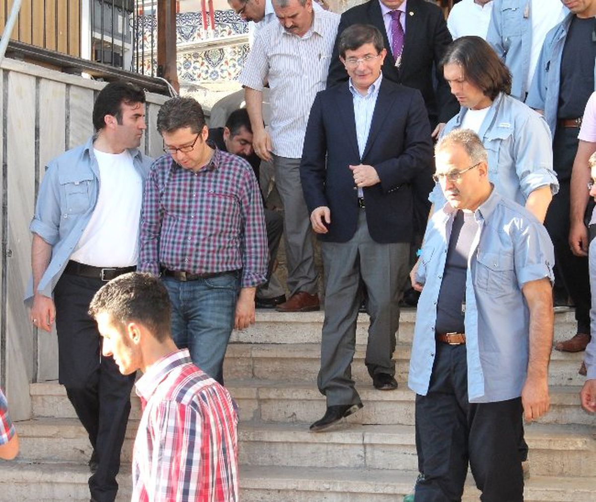 Bakan Davutoğlu: "Sınır Güvenliği İçin Tedbir Almaya Devam Edeceğiz"