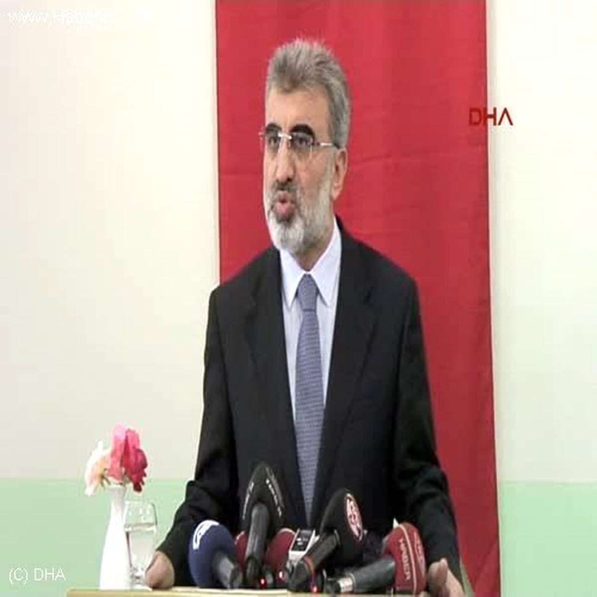 Bakan Yıldız Suriye, Irak ve Mısır\'daki Huzursuzluk Son Bulsun