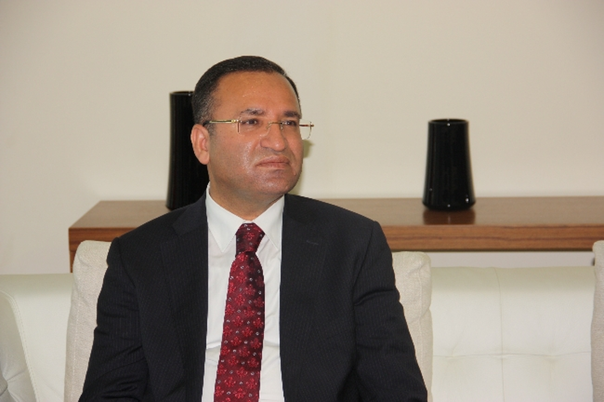 Başbakan Yadımcısı Bozdağ: "Vatandaşın Gönlüne Girmenin Yollarını Arasınlar"