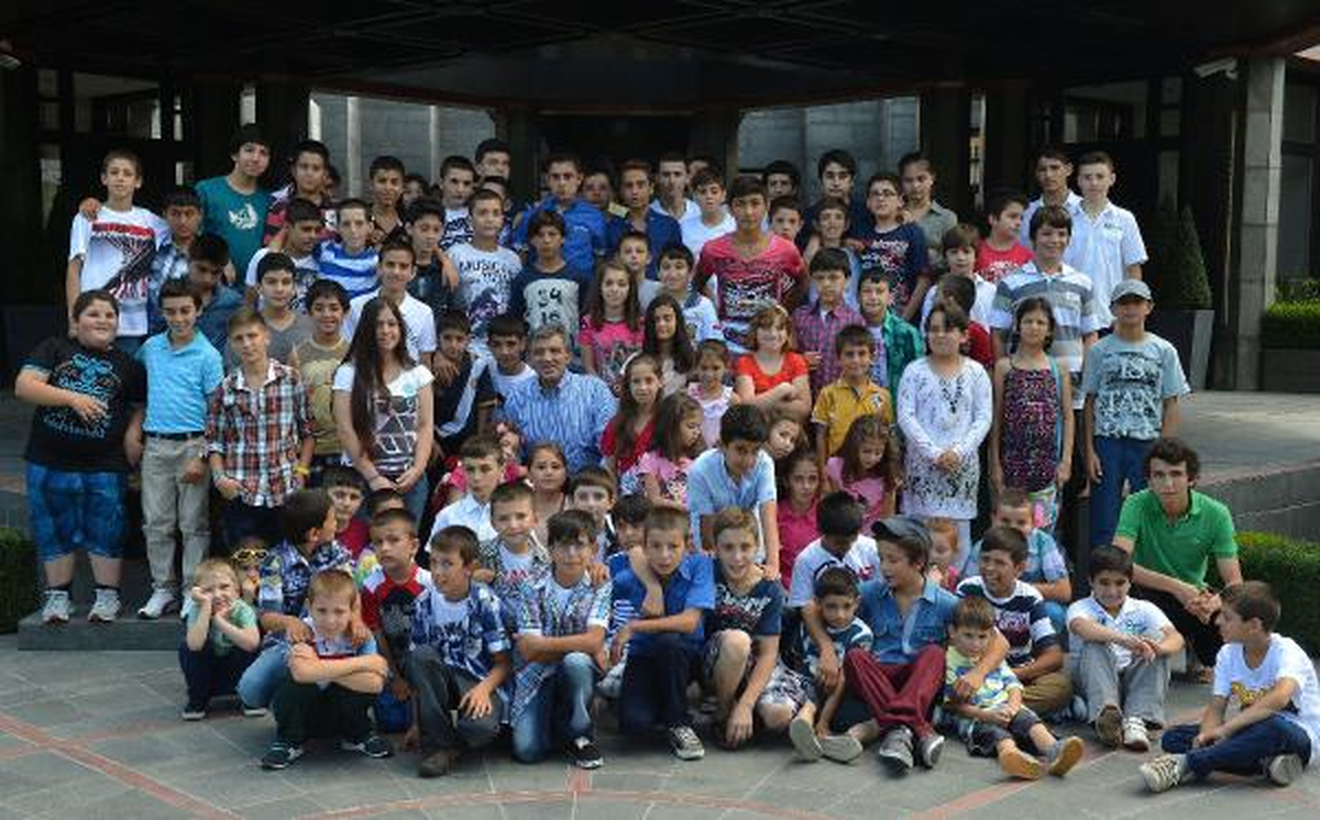 Cumhurbaşkanı Gül, Huber Köşkü\'nde Çocuklarla Bayramlaştı