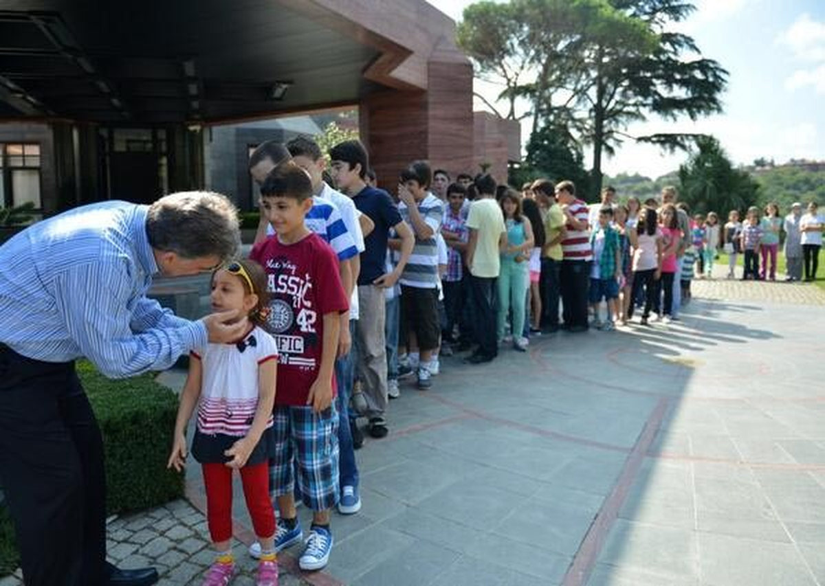 Cumhurbaşkanı Gül\'ün İlk Konukları Çocuklar Oldu