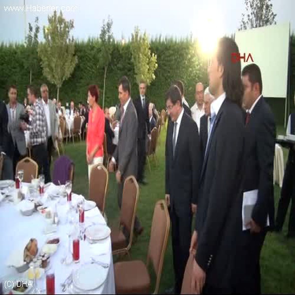 Davutoğlu\'ndan Vali\'ye Veda Yemeği
