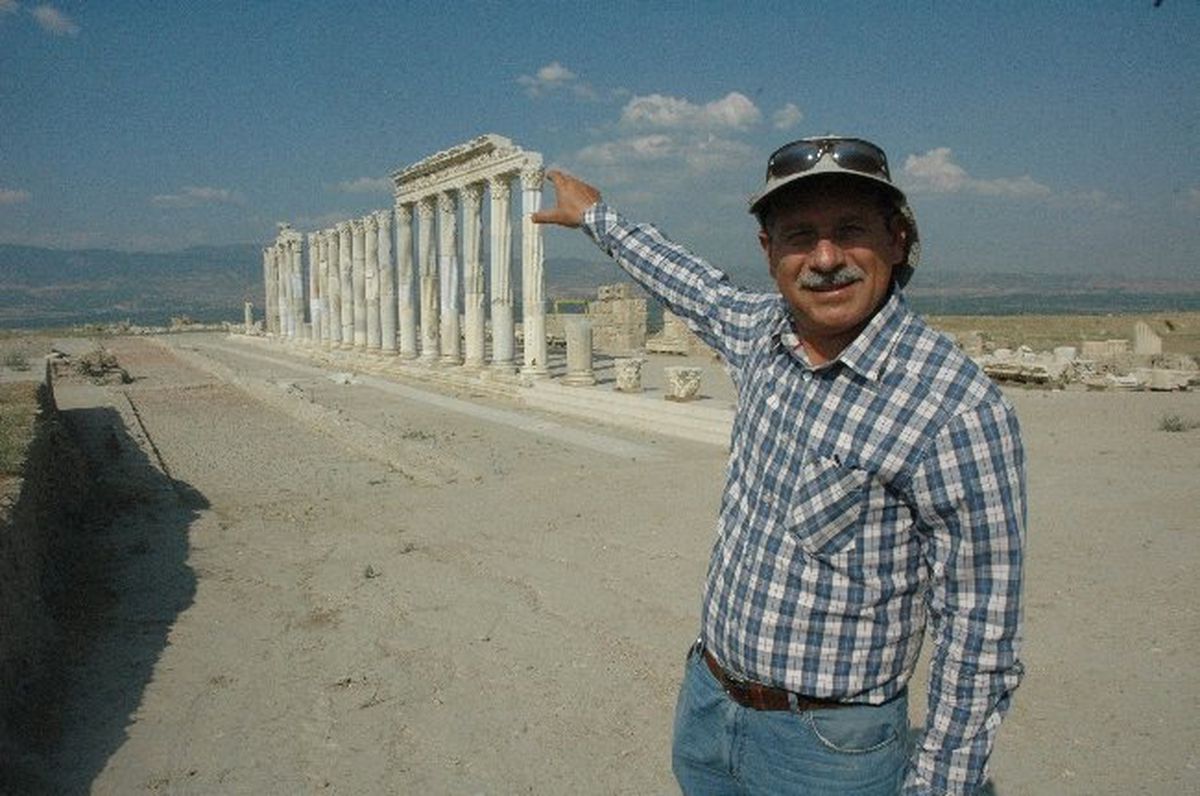Denizli\'de Bin 900 Yıllık Sütunlar Bulundu