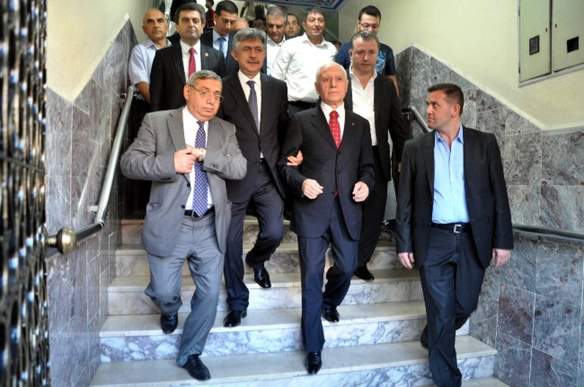 Haberal; Bayram Namazını Zonguldak\'ta Kıldı