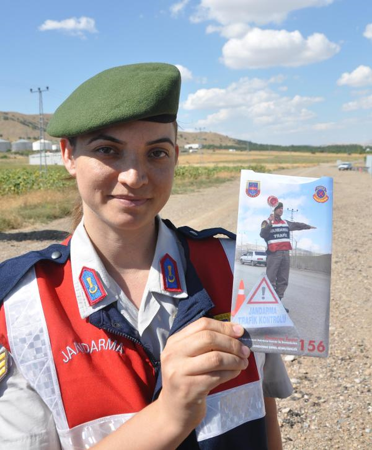 Jandarma, Sürücüleri Uyarıp Bayram Şekeri Verdi