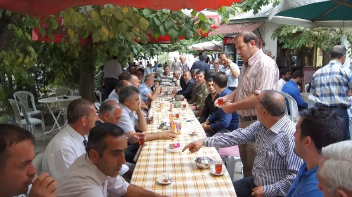 Kağızman\'da Coşkulu Bayramlaşma