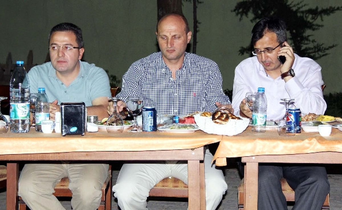 Kaymakam Yunus Sezer\'e Veda Yemeği