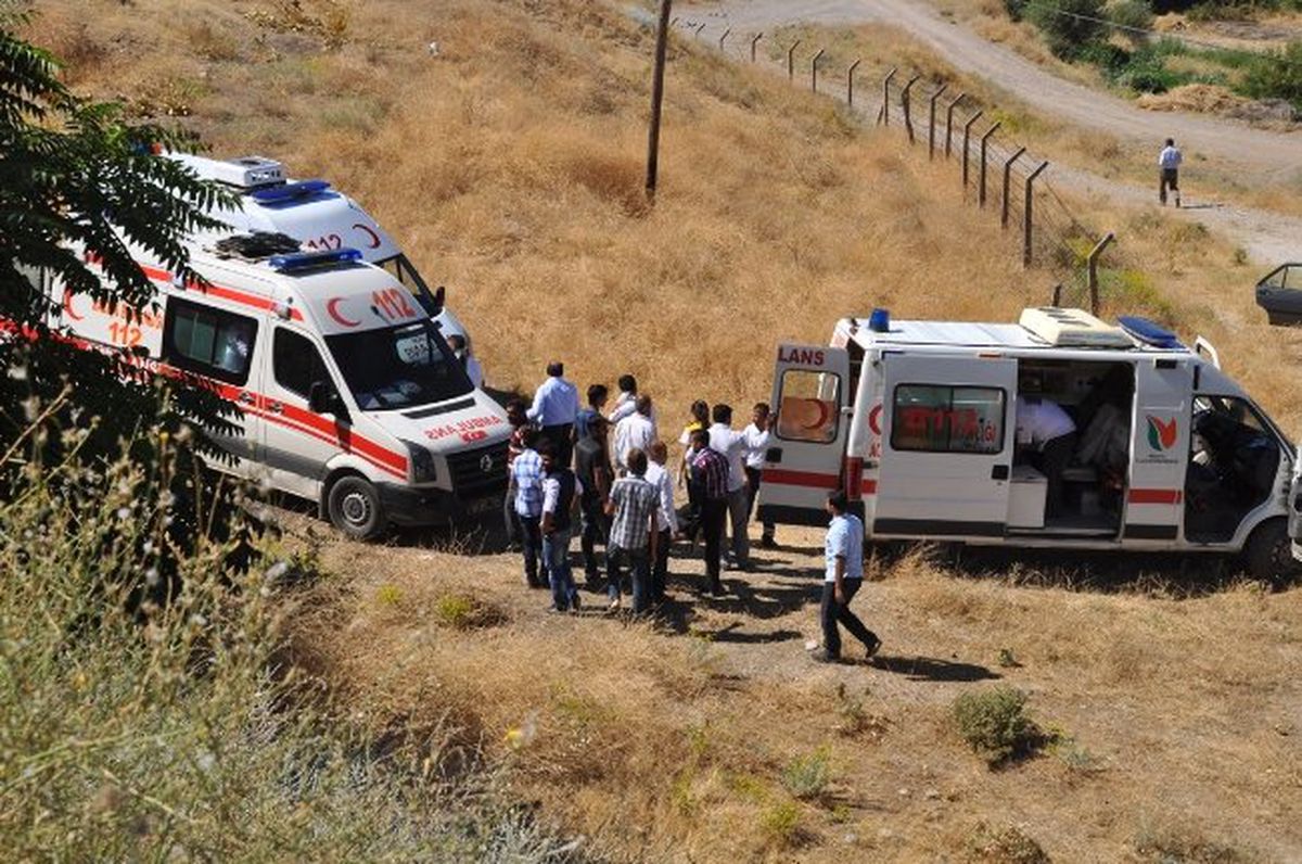 Malatya\'da Otomobil Şarampole Uçtu: 5 Yaralı