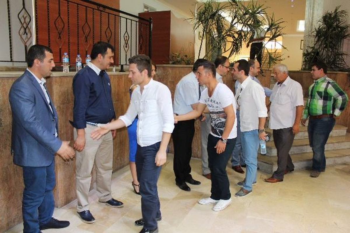 Manisa\'da Siyasi Partilerde Bayramlaşma