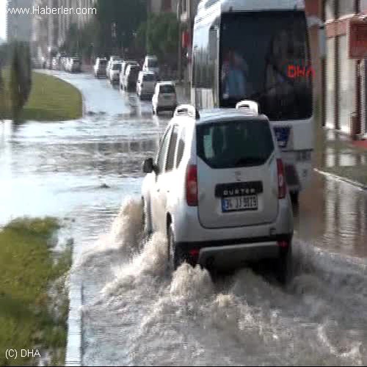 Samsun\'da Ev ve İşyeri Sular Altında Kaldı