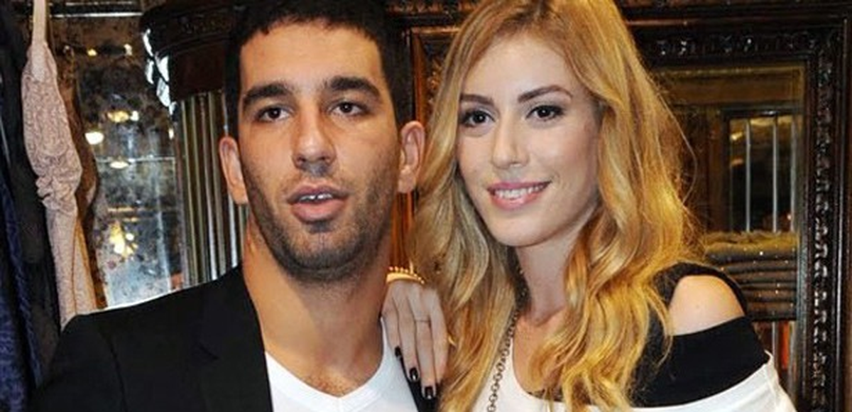 Sinem Kobal ve Arda Turan Aşkında Çifte Bayram!