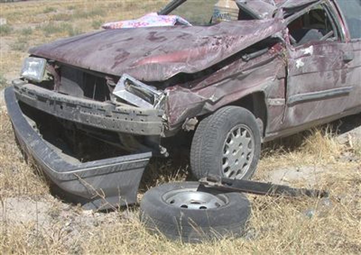 Trabzon\'da Otomobil Takla Attı: 3 Yaralı