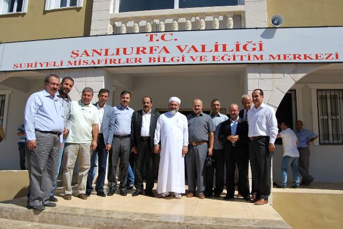 Vali Güvenç Suriyelilerle Bayramlaştı